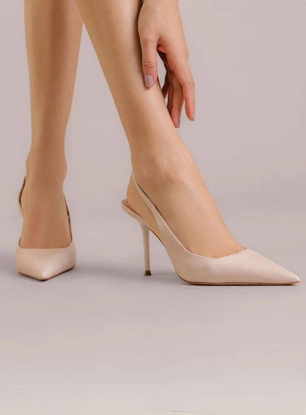SAPATO FECHADO SALTO ALTO TORINO OFF WHITE